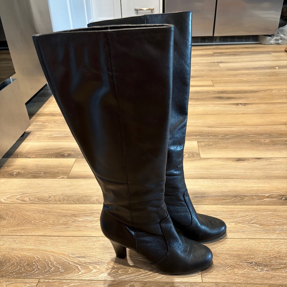 Antonio Melani black leather knee high boots 9 M heel zip classic almond toe